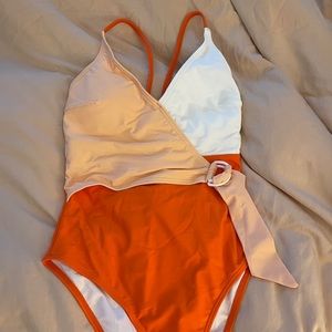 Tri-color one piece bathing suit